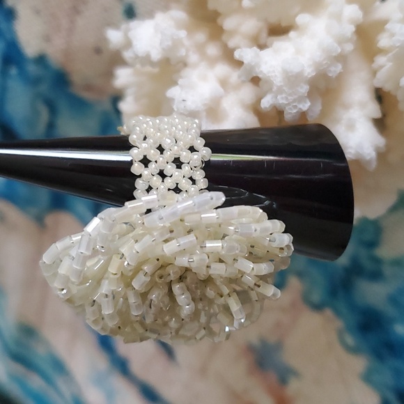 Vintage Beaded Flower Cluster Ring - Picture 3 of 16